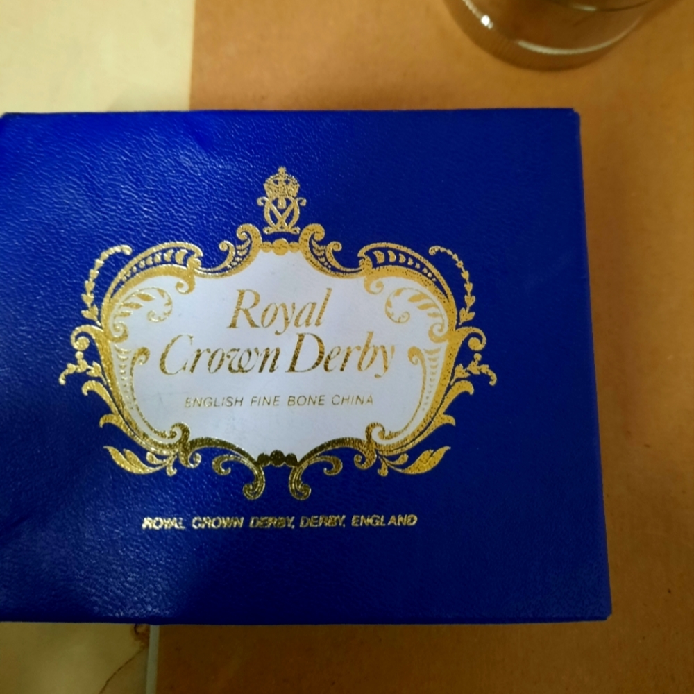 Royal crowne derby tray